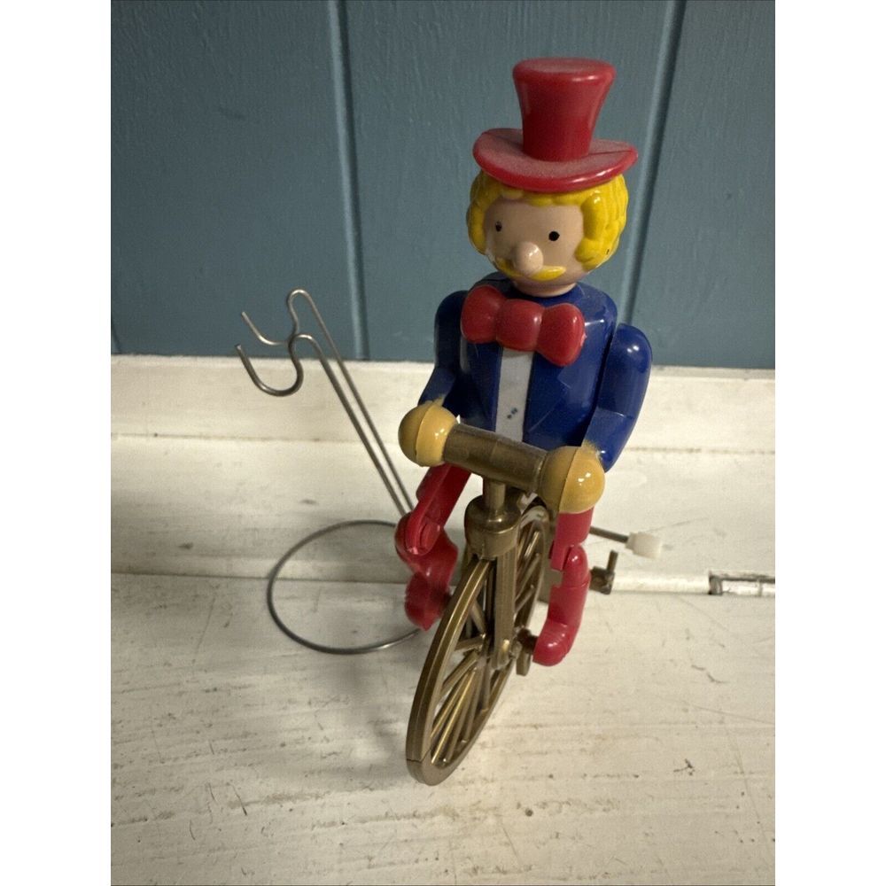 Mr.‎ Slowly Mechanical Clockwork Plastic Big Wheel Riding Toy. 5 In. Working